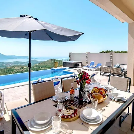 Luxury Stone With Private Pool And Jacuzzi Near Dubrovnik فيلة